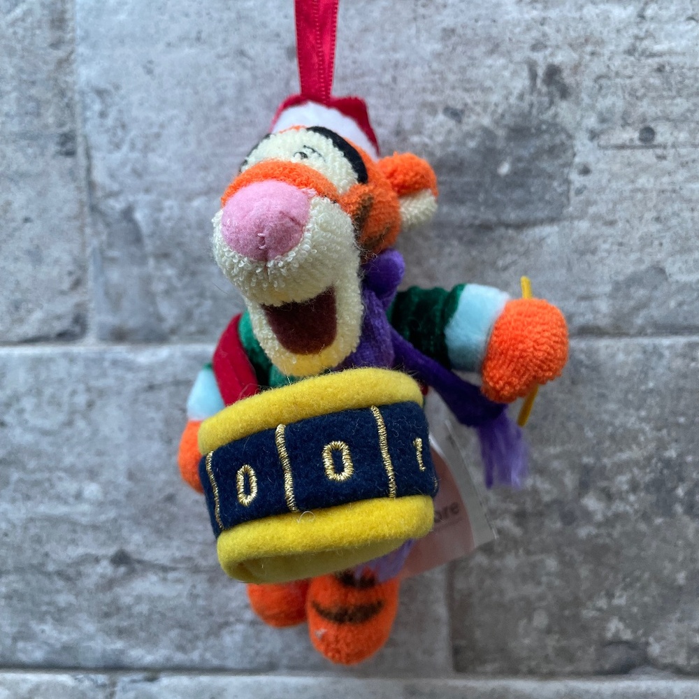 ❤️ DISNEY STORE 2002 TIGGER DRUMMER BOY ORNAMENT VINTAGE